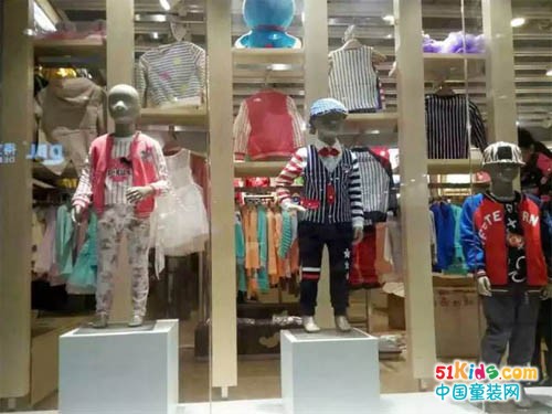 季季乐童装重庆区域杨家坪沃尔玛店盛大开业！