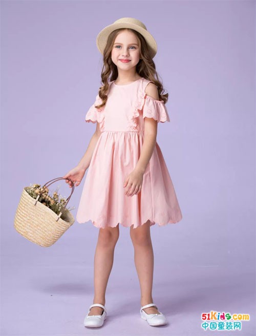 夏日最流行的马卡龙粉色连衣裙，给你甜蜜暴击！