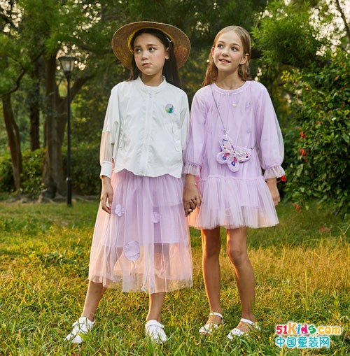 跟巴柯拉童装一起来学习小女孩夏季裙装如何搭配