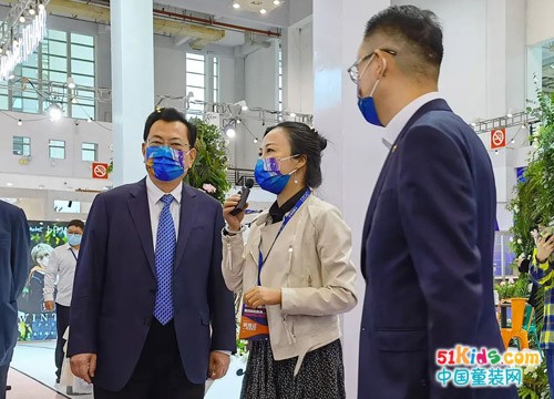宁波市长裘东耀等领导一行莅临“Alphabet & U·JAR”品牌展厅考察指导