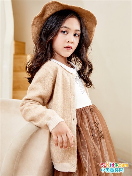 时尚艾艾屋童装，韩系穿搭新方向 
