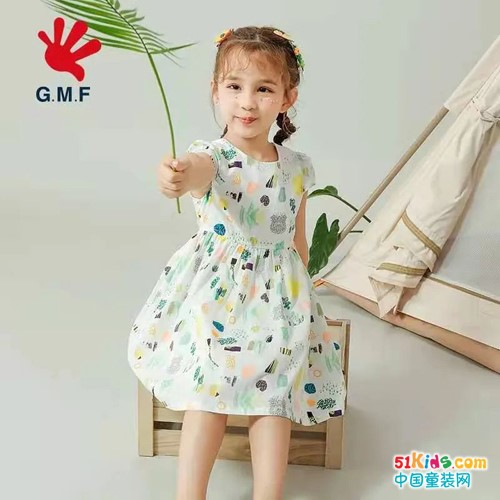 穿上G.M.F捷米梵童装，分享夏天里成长快乐