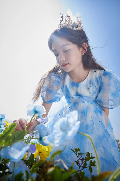 23夏季，安奈儿连衣裙以花为灵感