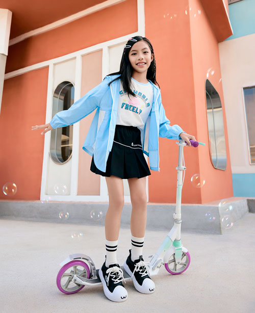 匹克童装：儿童时尚与运动的完美融合